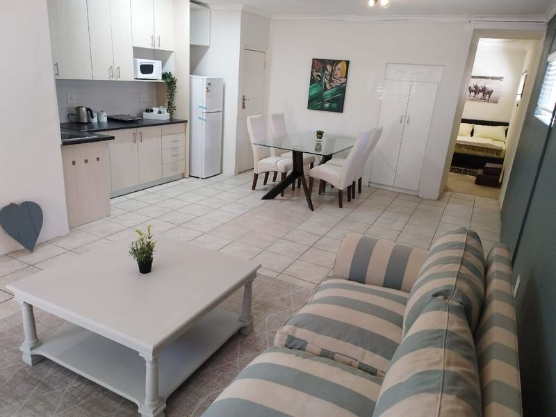 Charming Furnished One-Bedroom Garden Cottage in Somerset West - Photo 7