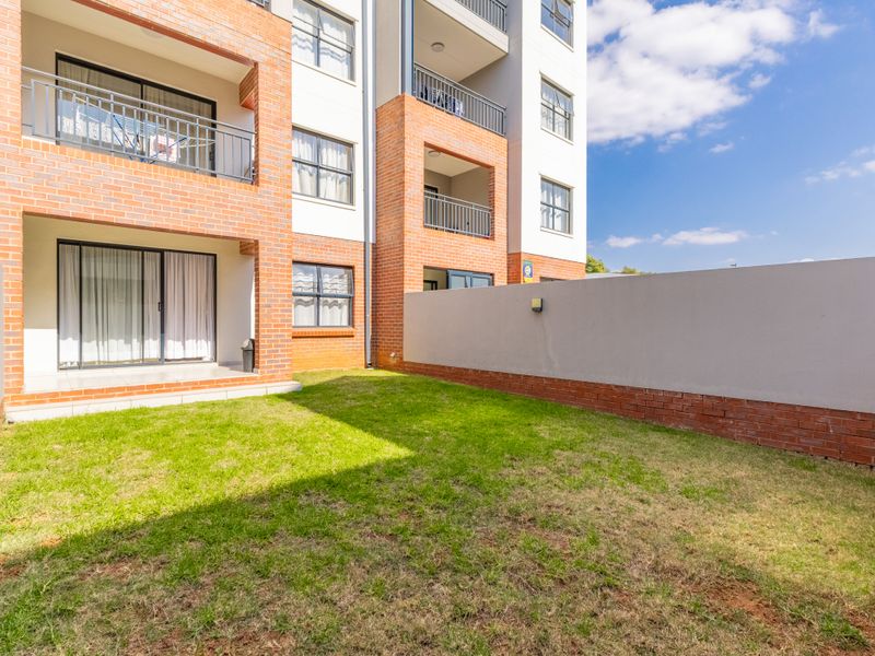 Modern 1 Bed, 1 Bath Unit for Sale in Northgate - Photo 9