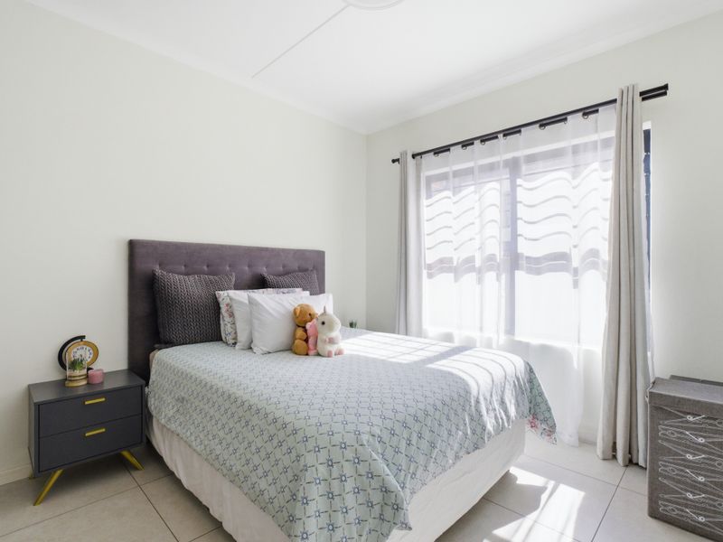 Modern 1 Bed, 1 Bath Unit for Sale in Northgate - Photo 6