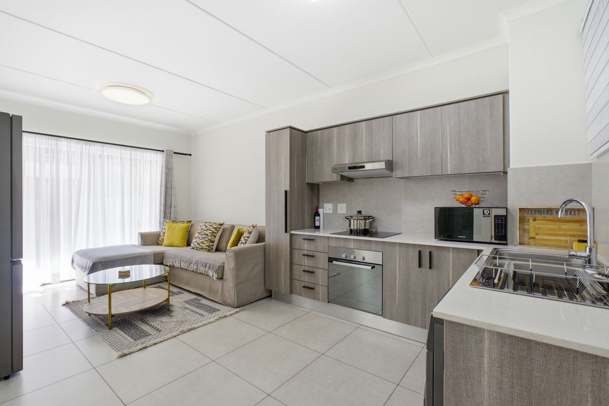 Modern 1 Bed, 1 Bath Unit for Sale in Northgate - Photo 2