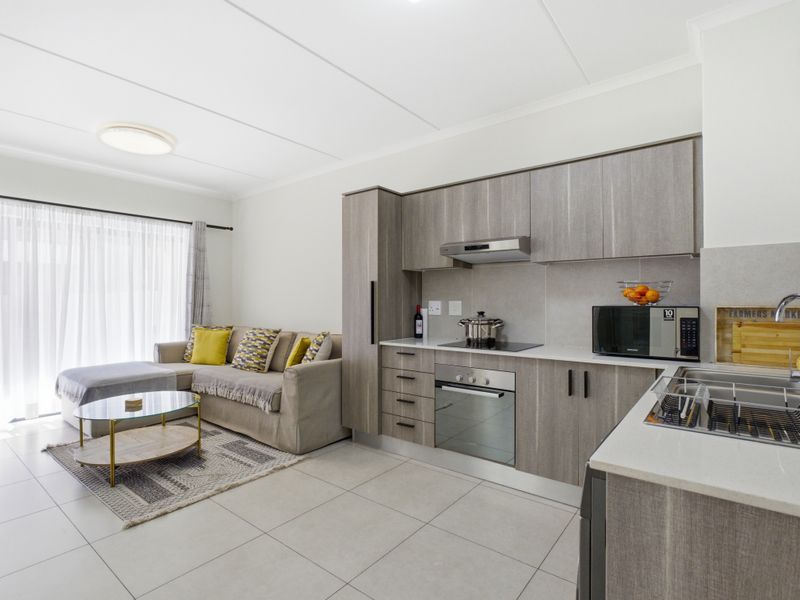 Modern 1 Bed, 1 Bath Unit for Sale in Northgate - Photo 2