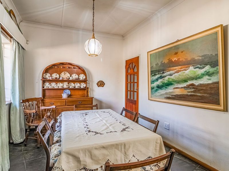 Spacious 3-Bedroom Family Home with Separate 2-Bedroom Flatlet & Pool - Photo 6