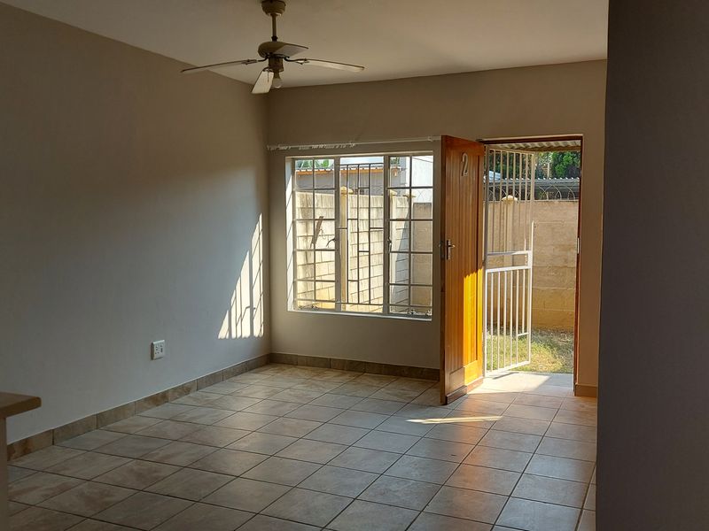 Neat & Secure 3-Bedroom Duplex in a Small, Well-Maintained Complex, Ooseinde, Rustenburg - Photo 3