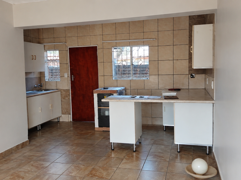 Neat & Secure 3-Bedroom Duplex in a Small, Well-Maintained Complex, Ooseinde, Rustenburg - Photo 2