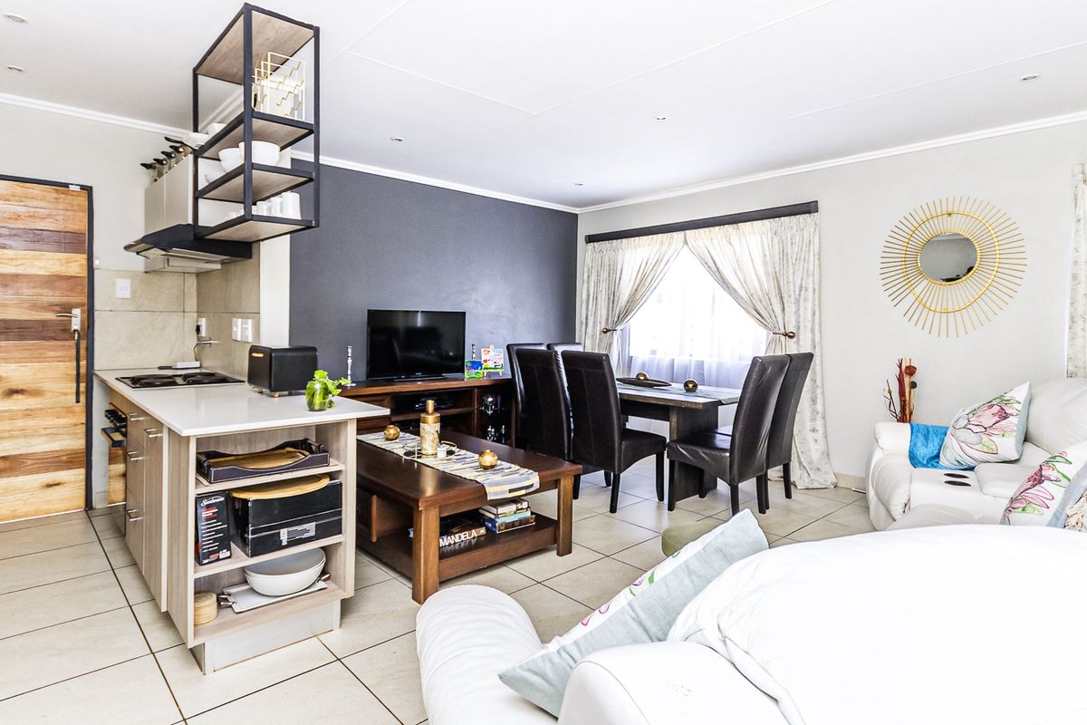 Charming 3-Bedroom Freehold Home in Mindalore, Krugersdorp – A Perfect Place for Family Living! - Photo 4