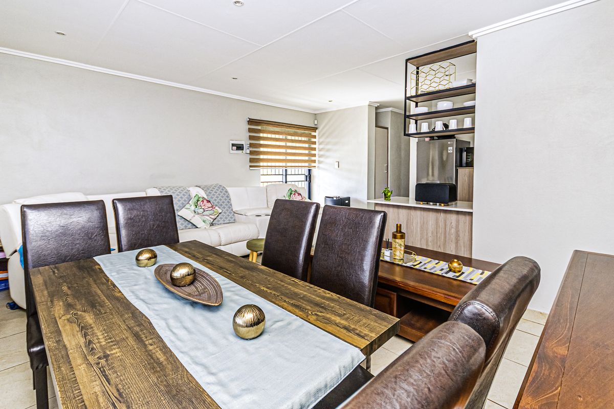 Charming 3-Bedroom Freehold Home in Mindalore, Krugersdorp – A Perfect Place for Family Living! - Photo 3