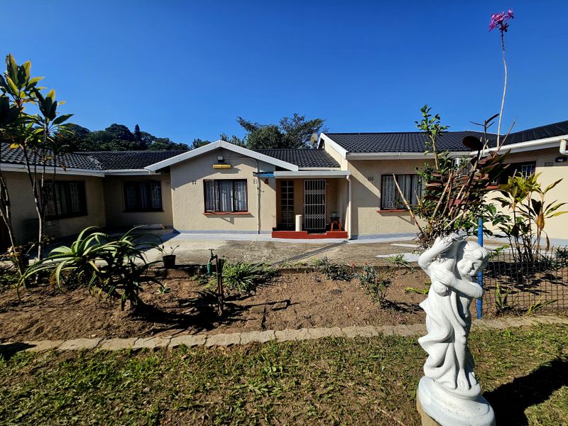 Modern Family Living in a Prime Pinetown Location - Photo 3