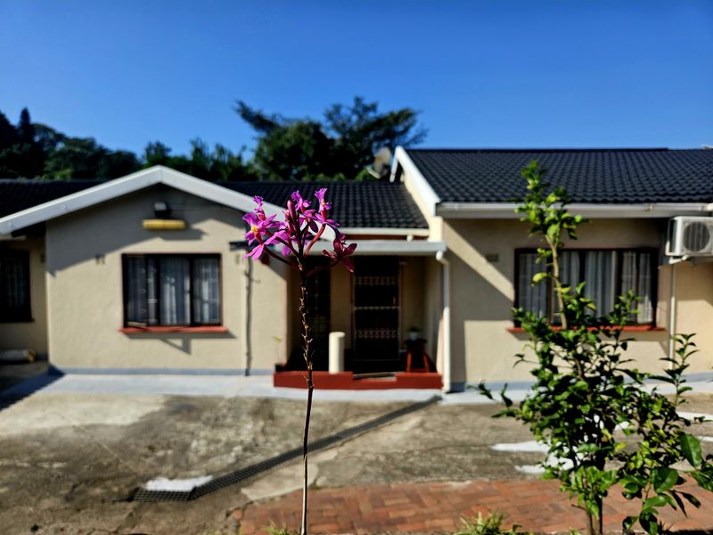 Modern Family Living in a Prime Pinetown Location - Photo 4