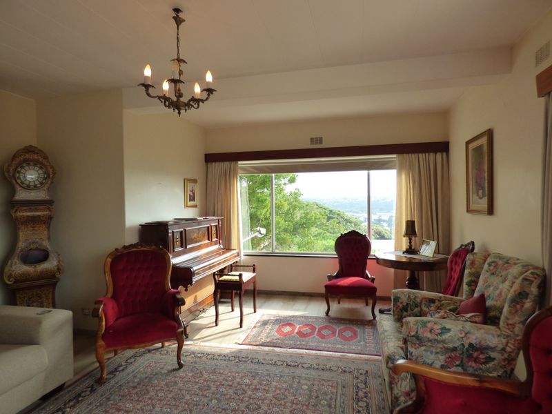 Spacious Corner Townhouse with Stunning Kowie River, Harbour & Sea Views - Photo 4