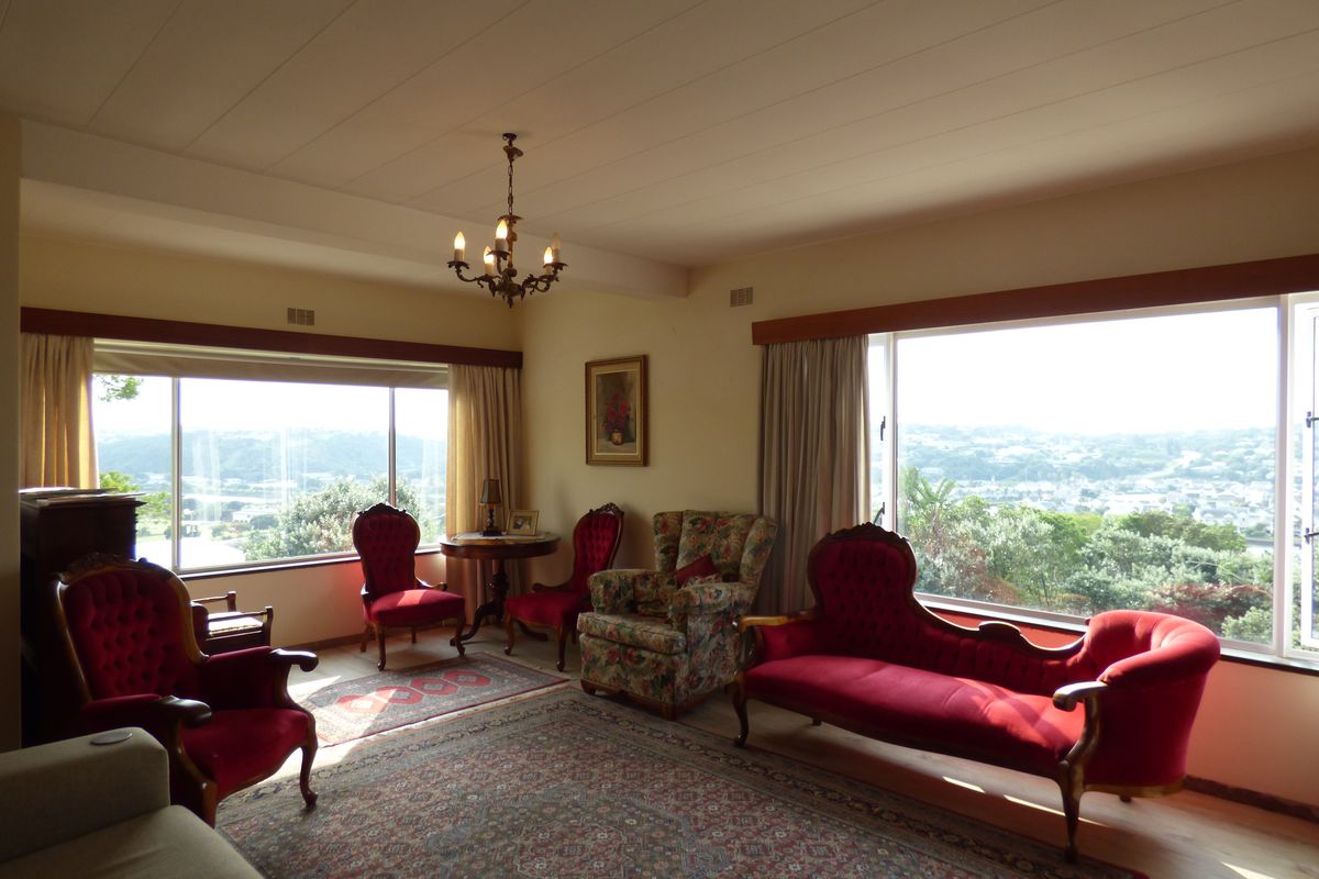Spacious Corner Townhouse with Stunning Kowie River, Harbour & Sea Views - Photo 5
