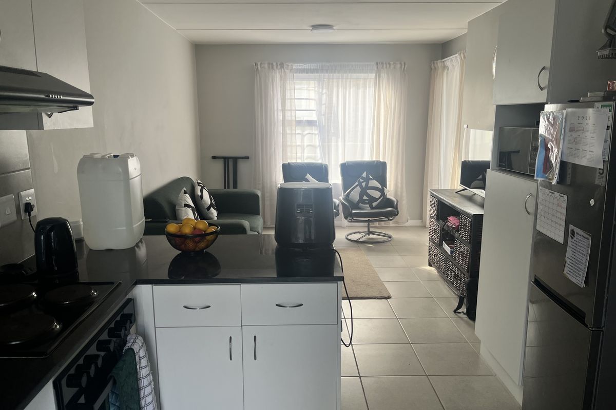 Cosy 2 bedroom apartment in Fairview - Photo 2