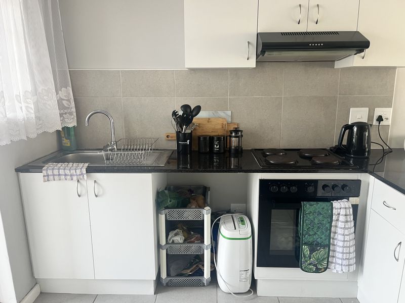 Cosy 2 bedroom apartment in Fairview - Photo 3
