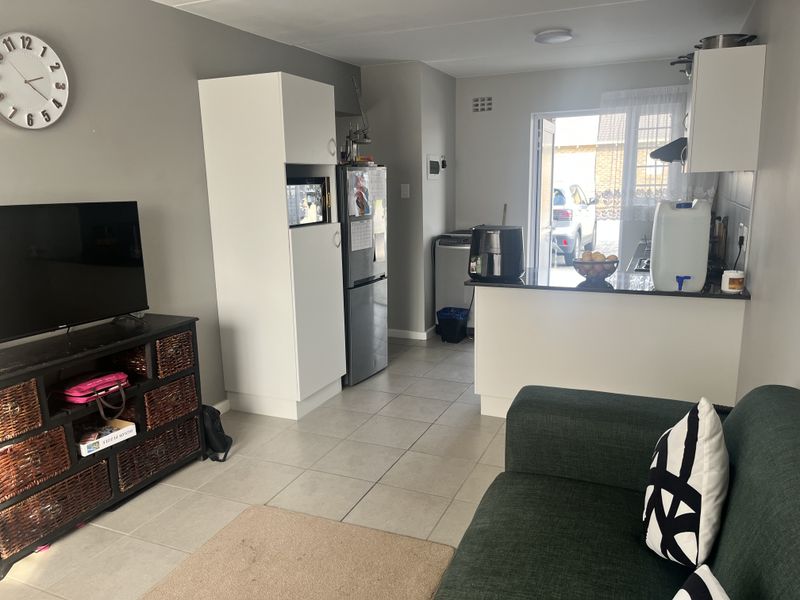 Cosy 2 bedroom apartment in Fairview - Photo 8