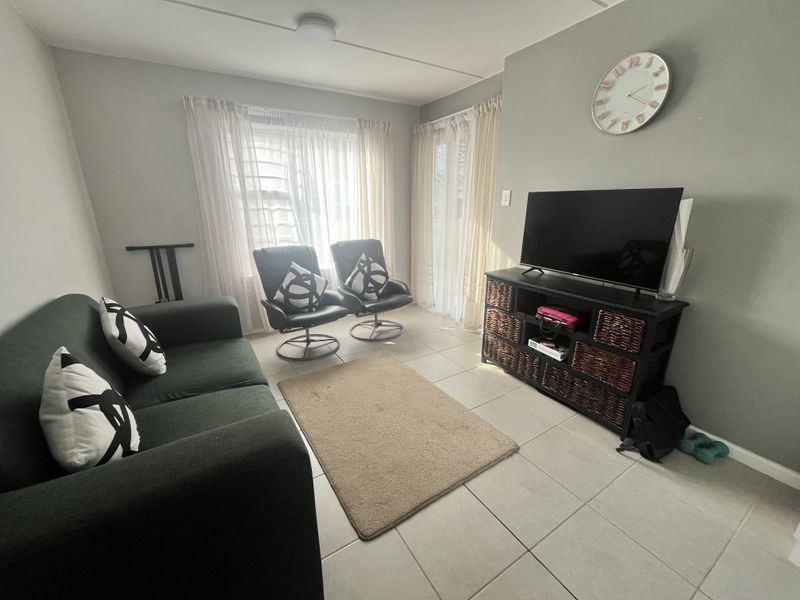 Cosy 2 bedroom apartment in Fairview - Photo 6