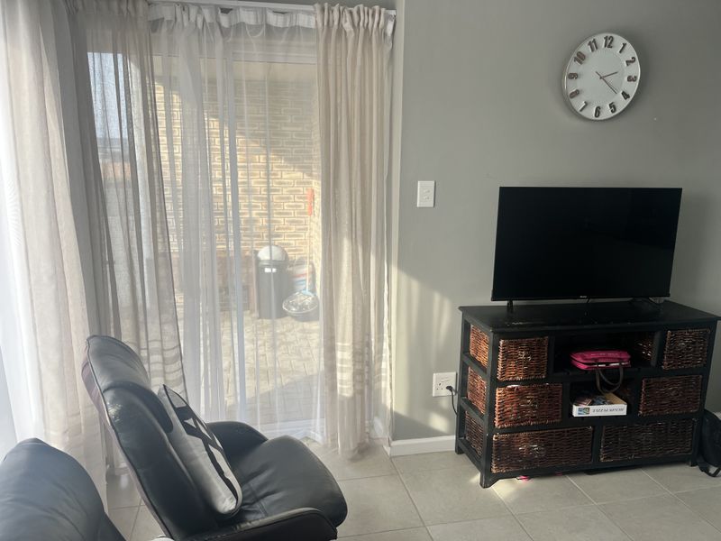 Cosy 2 bedroom apartment in Fairview - Photo 7