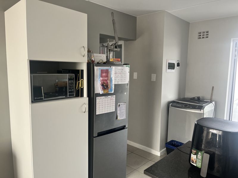 Cosy 2 bedroom apartment in Fairview - Photo 4