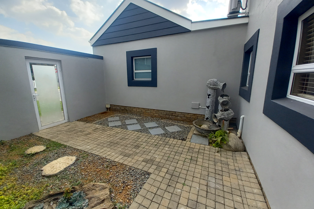 Lakeside Living, Endless Memories, Complete Tranquility - Photo 3