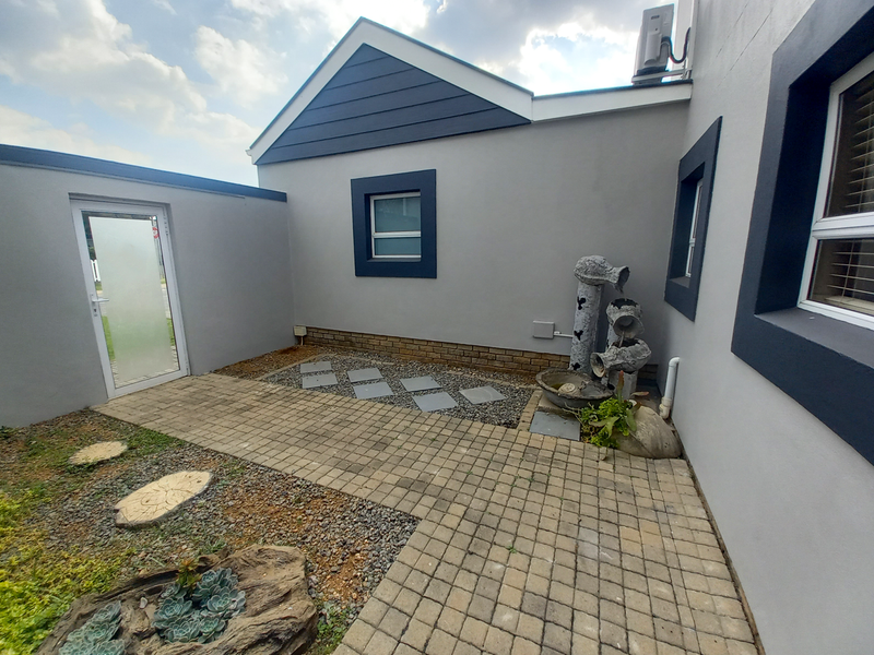 Lakeside Living, Endless Memories, Complete Tranquility - Photo 3