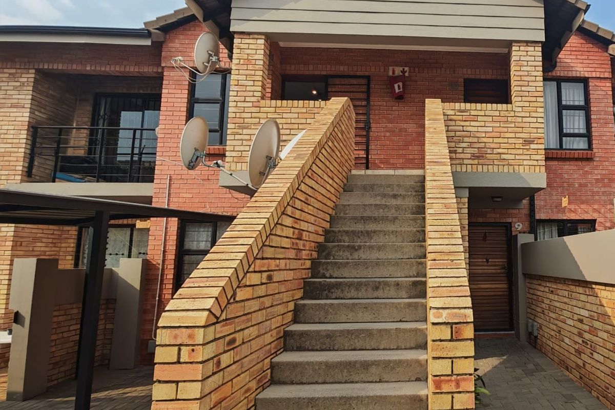 Lock-Up-and-Go Living in Prestigious Meyersdal - Photo 3