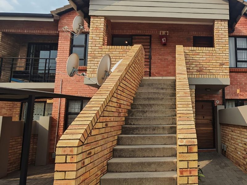 Lock-Up-and-Go Living in Prestigious Meyersdal - Photo 3