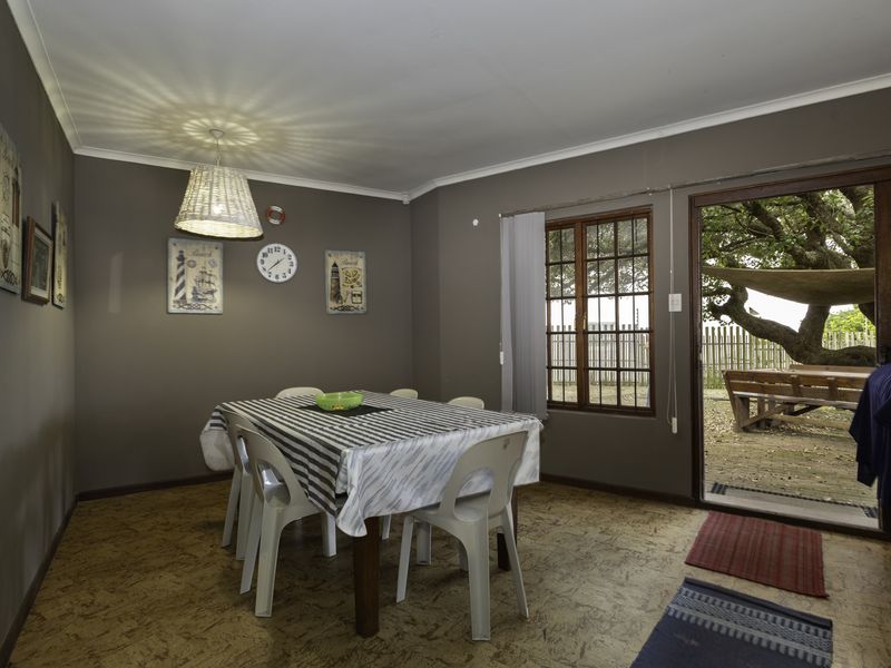 Spacious Family Home with Sea Views in Sought After Forest Downs - Photo 3