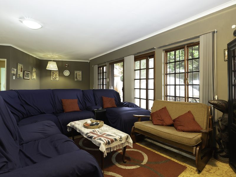 Spacious Family Home with Sea Views in Sought After Forest Downs - Photo 6