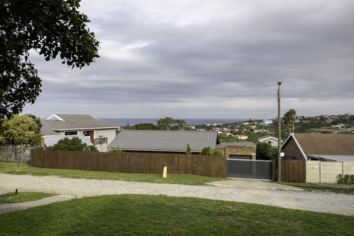 Spacious Family Home with Sea Views in Sought After Forest Downs - Photo 3