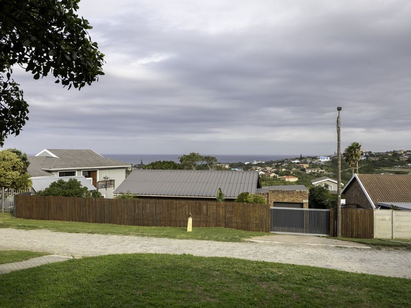 Spacious Family Home with Sea Views in Sought After Forest Downs - Photo 2