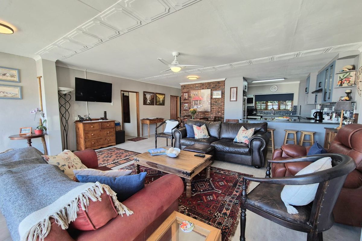 3 Bedroom coastal home situated in Cintsa West - Photo 5
