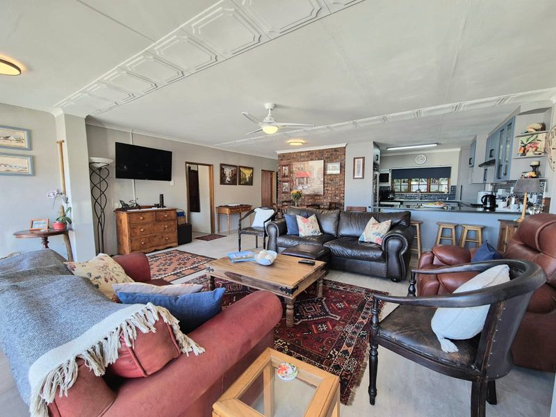 3 Bedroom coastal home situated in Cintsa West - Photo 5