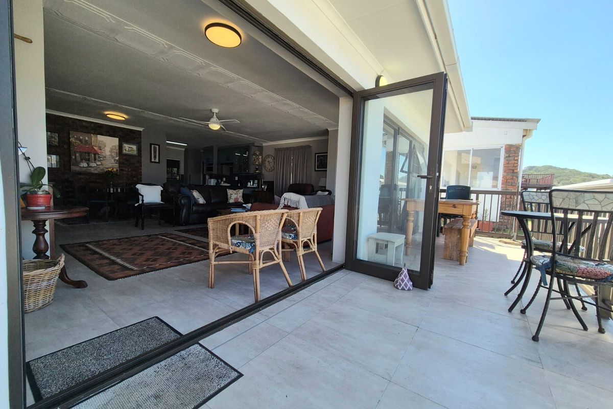 3 Bedroom coastal home situated in Cintsa West - Photo 4