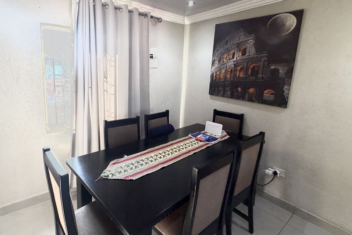 Spacious 3 Bedroom Family Home , for sale in Louis Trichardt - Photo 5