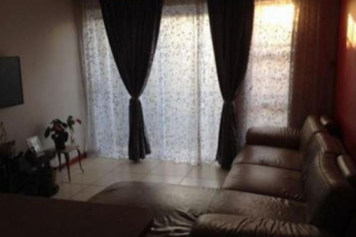Pre-Hammer SALE– SECURE this property before auction - 3 Bedroom Sectional Title in Elsburg - Photo 4