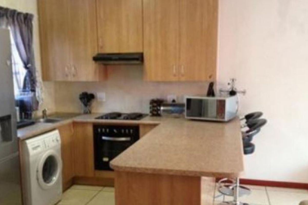 Pre-Hammer SALE– SECURE this property before auction - 3 Bedroom Sectional Title in Elsburg - Photo 2