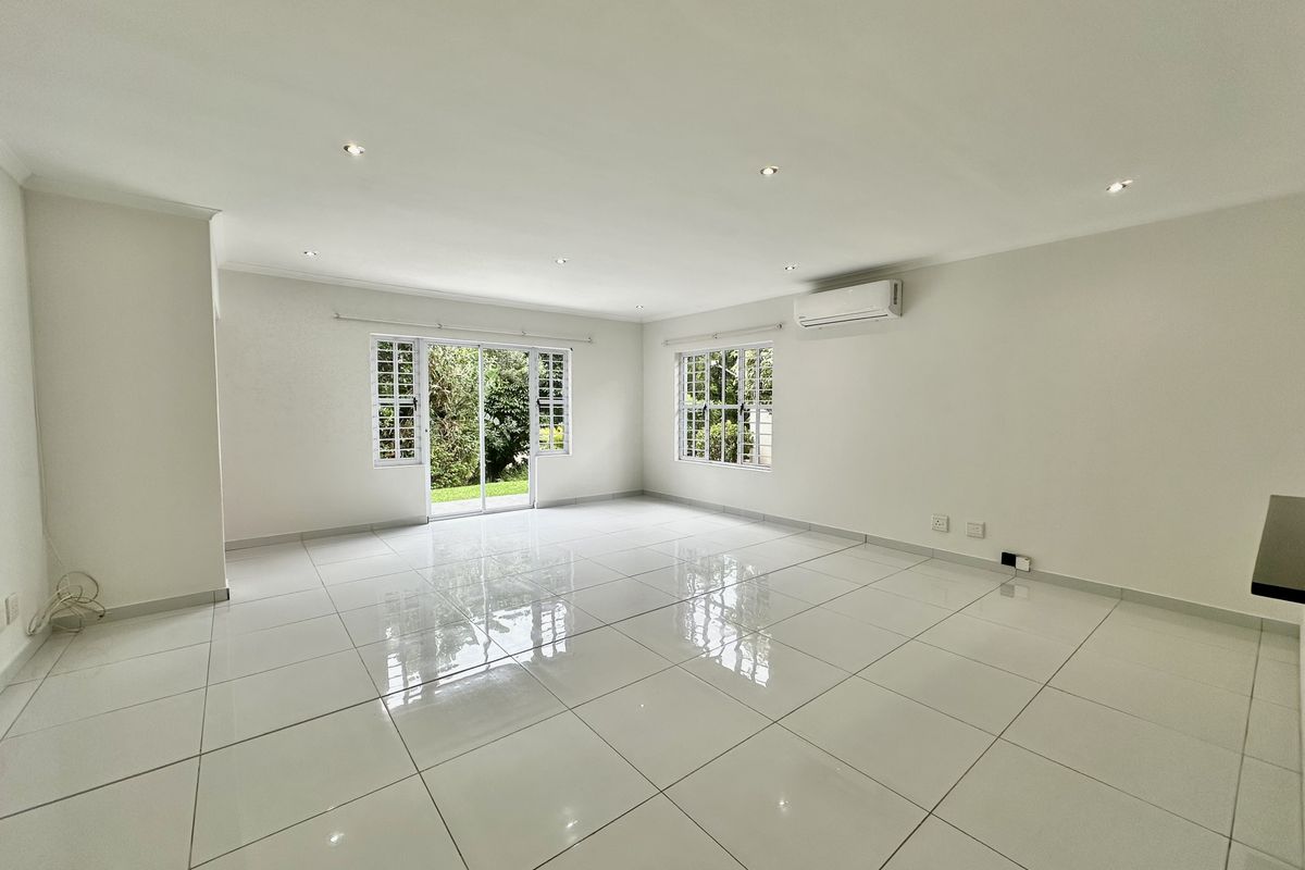 3 Bedroom Townhouse To Rent in Seaward Estates - Photo 5