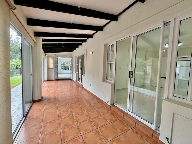 3 Bedroom Townhouse To Rent in Seaward Estates - Photo 8