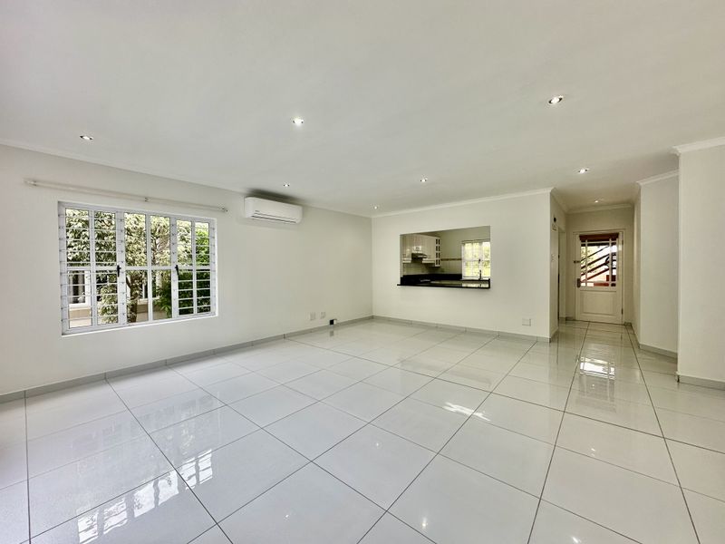 3 Bedroom Townhouse To Rent in Seaward Estates - Photo 4