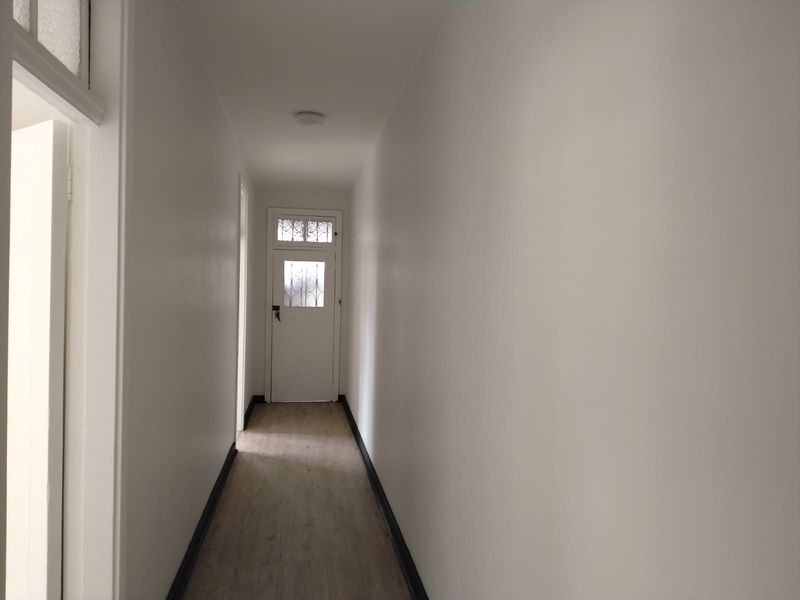 Newly renovated 1.5 bedroom now availablel in Glenwood - Photo 5