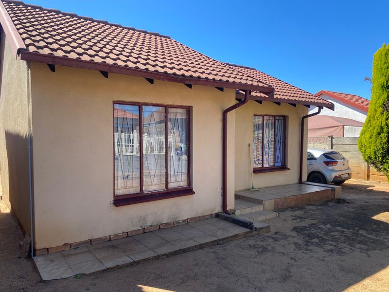 Calling All First Time Buyers And Property Investors ! - Photo 1