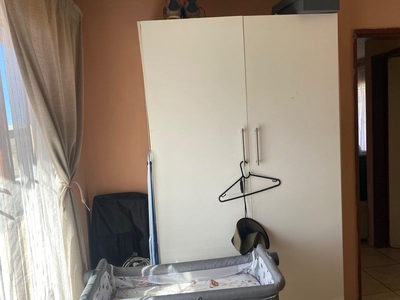 Calling All First Time Buyers And Property Investors ! - Photo 9