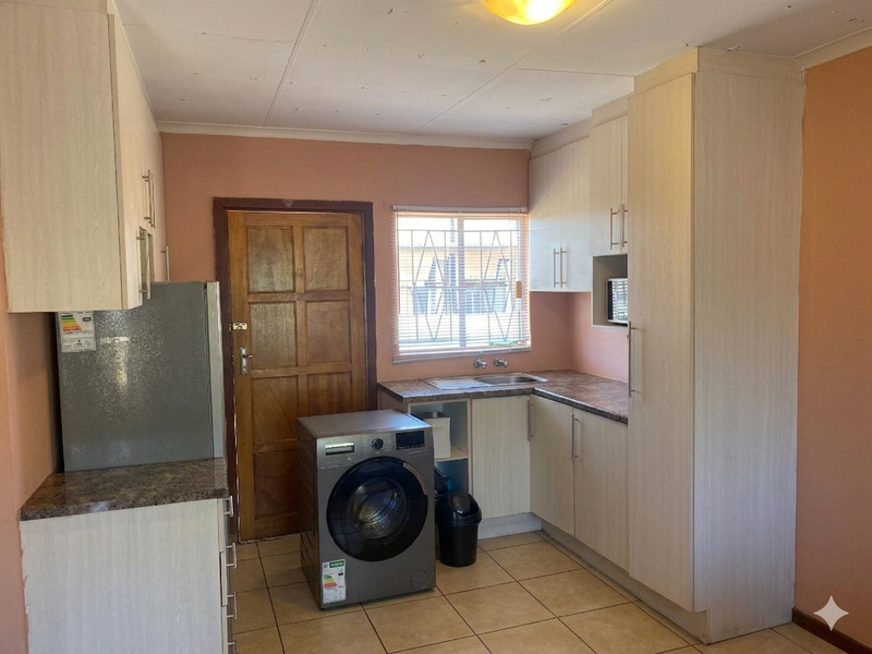 Calling All First Time Buyers And Property Investors ! - Photo 3