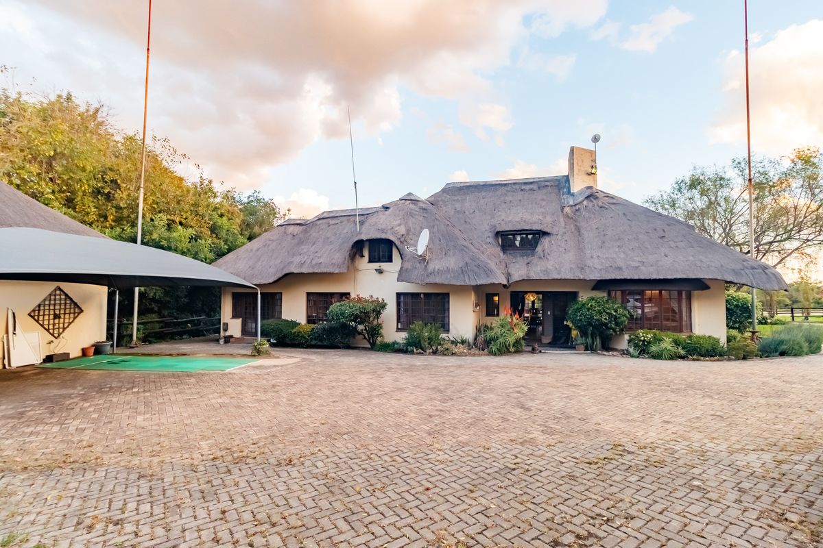 Randjesfontein North Equestrian Property with Endless Potential - Photo 4