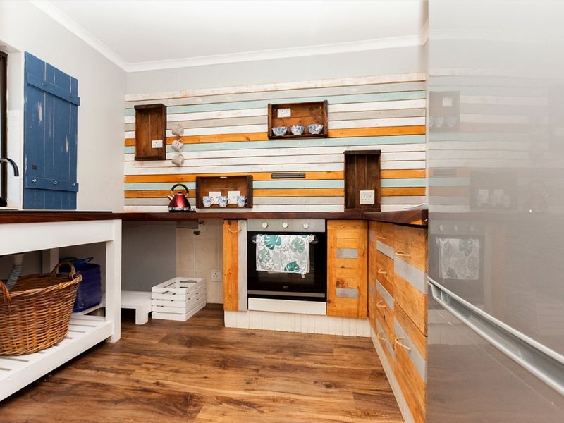 Clubhouse-Side Upstairs Apartment with Enclosed Braai Balcony - Photo 3