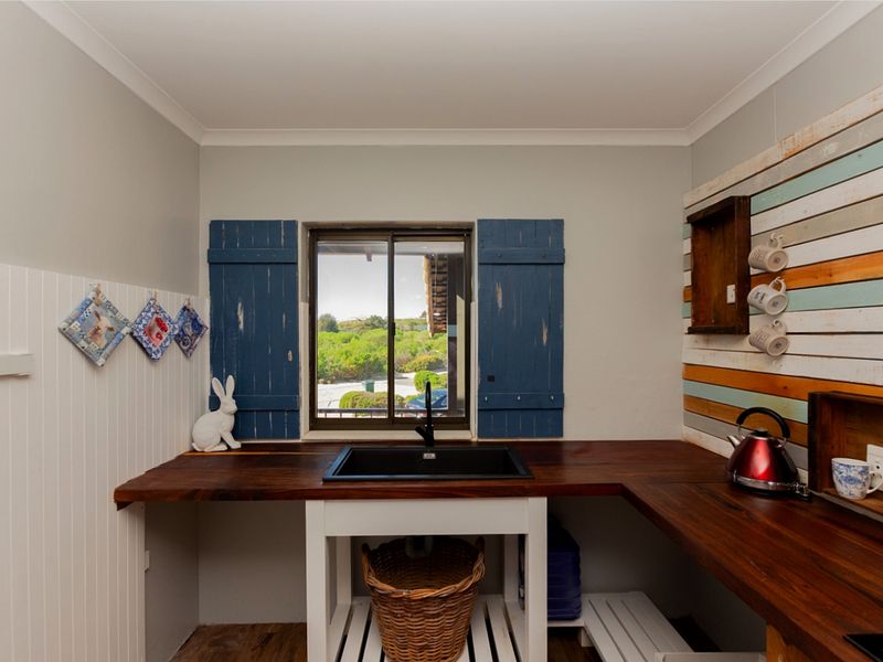 Clubhouse-Side Upstairs Apartment with Enclosed Braai Balcony - Photo 5