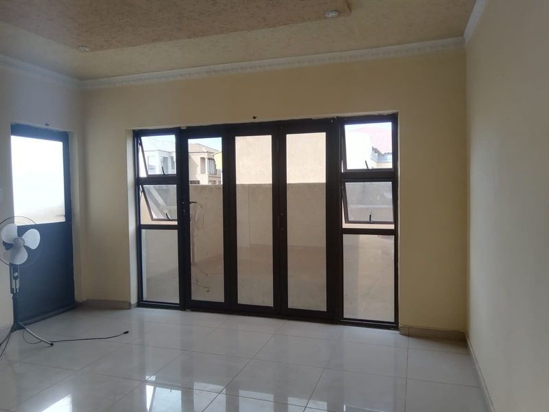 Welcome to Your Dream Home in Golden Gardens, Sebokeng - Photo 7
