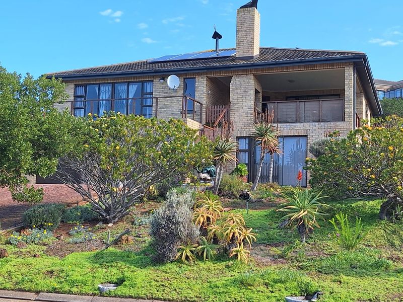 Charming Stilbaai West Home with Beautiful River Views. - Photo 2