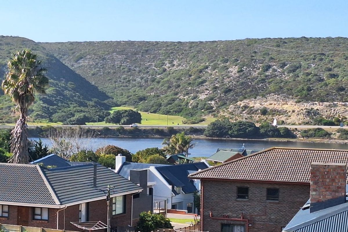 Charming Stilbaai West Home with Beautiful River Views. - Photo 5