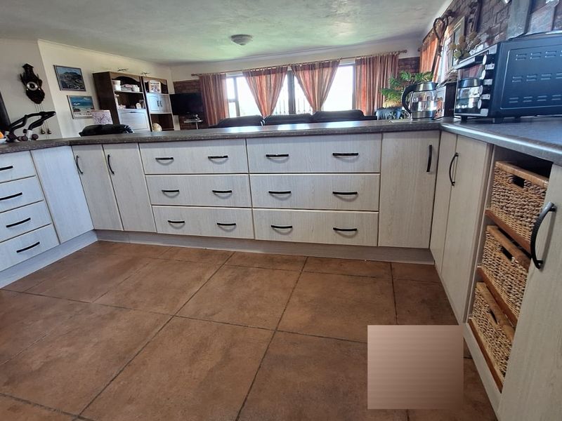 Charming Stilbaai West Home with Beautiful River Views. - Photo 9