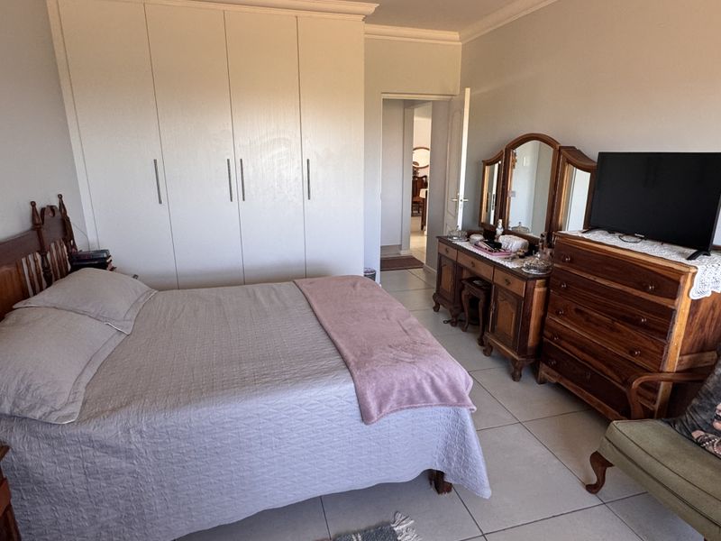 Sunny Single Level Living with Stunning Sea and Mossel Bay Views - Photo 7