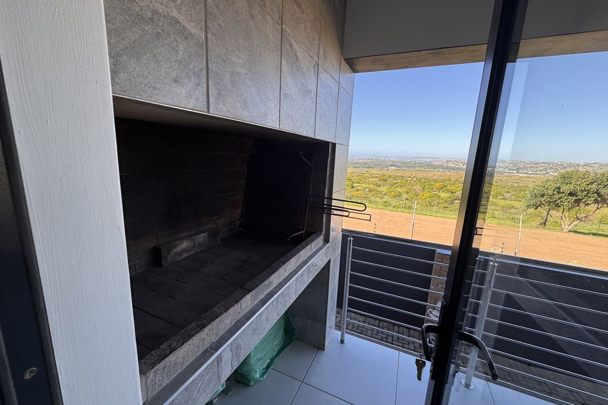 Sunny Single Level Living with Stunning Sea and Mossel Bay Views - Photo 5